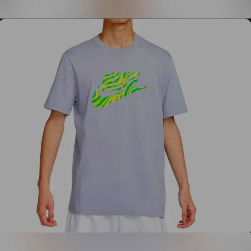 Nike Zebra Graphic Lilac and Yellow Green T-Shirt. Size Medium